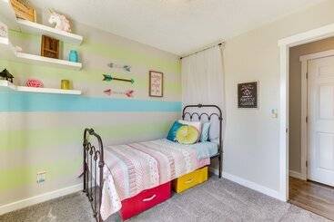 Сельский дом Charming Nampa Home W/ Backyard + Grill!