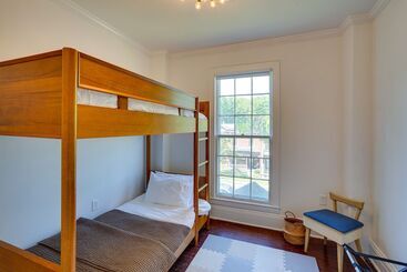 קוטג'' Historic Home In Coxsackie W/ Hudson River Views!