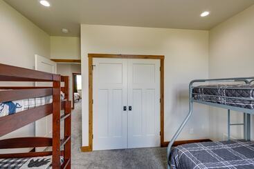 별장 Mountain View Island Park Cabin Near Outdoor Rec!