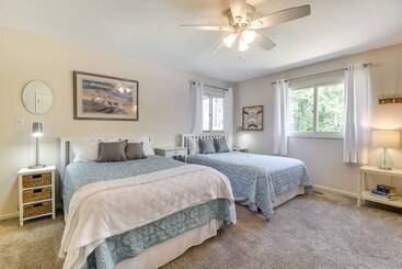 کلبه Walk To North Myrtle Beach: Family Friendly Home!