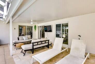 بيت ريفى Lanai & Fire Pit: Peaceful Palm Coast Home!