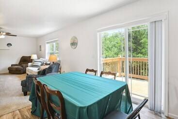 بيت ريفى Reeds Spring Home: 4 Mi To Table Rock Lake!