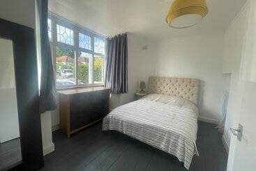 إقامة Immaculate 2 Bed House In Potters Bar