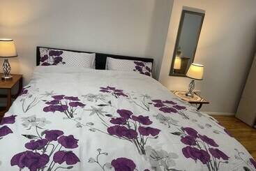 اقامتگاه Immaculate 4 Bed House Near Heathrow Airport