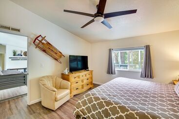 کلبه Riverfront Home W/ Deck, Near Mount Rainier!