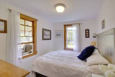 Waterfront Nobleboro Cottage W/ Kayaks & Boat Dock