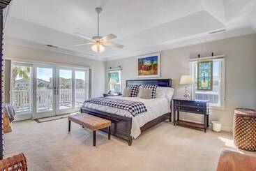 Сельский дом 3001 Palm Boulevard By Avantstay Across From Beach & Ocean Views!