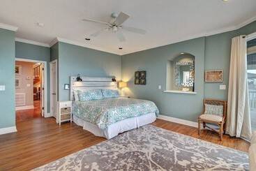 Сельский дом 502 Ocean Blvd By Avantstay Beach Front Home W/ Pool & Ocean Views!