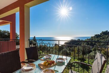 هتل Pelekas Beach Escape By Konnect
