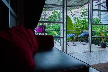 پانسیون Oimho Beach House Apartment Beach Front