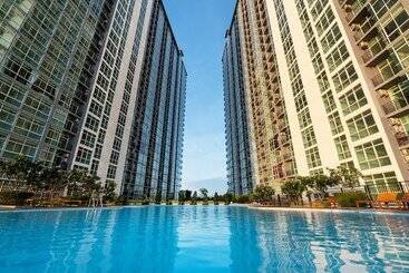 پانسیون The Grand Jomtien By Favstay