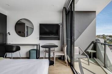 هتل آپارتمان Rambla @ South City Sq