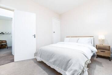 דירת נופש Lovely 2 Bed House In Nottingham