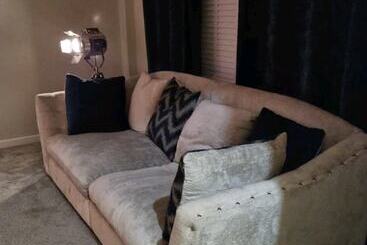 اقامتگاه Remarkable 3 Bed House In Chelmsford