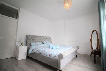 דירת נופש Whitley Bay Sleeps 6 Refurbished Throughout