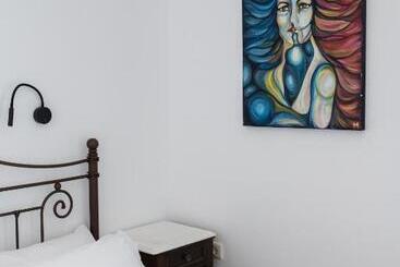 Апарт-отель Sea Lilies Suites