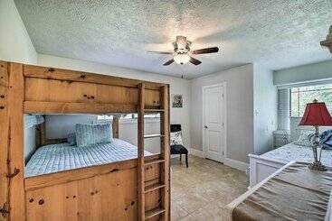 茅舍 Spacious Seabrook Home W/ Patio: 1 Mi To Beach!