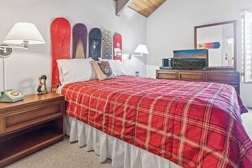 Сельский дом Ski In Ski Out Summit Townhouse