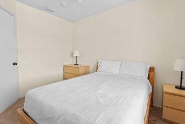 קוטג'' Swiss Chalet