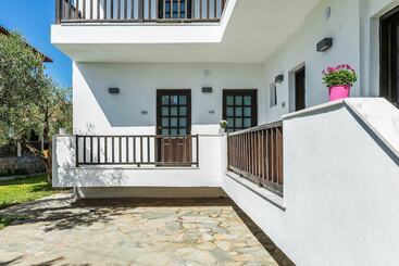 Апарт-отель Eleon Suites Afytos