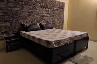 בית מלון כפרי Atulya Neer