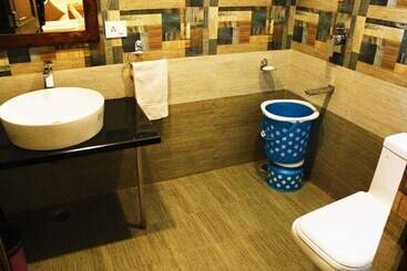 فندق Forest View And Restaurant