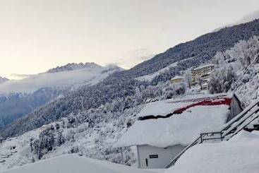 בית מלון כפרי Mountain Rover Auli