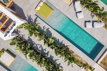 בית מלון כפרי Numa Santorini