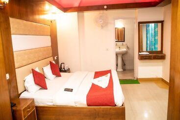 Riversun Hotel Mall Road