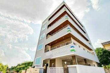 בית מלון כפרי Rvn Grand, Nellore