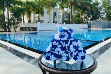 호텔 Sterling Stolen Heaven Lonavala