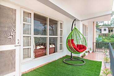 ホテル The Family House