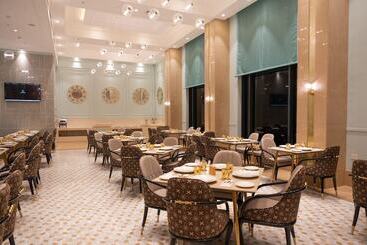 호텔 The Greenwood Guwahati