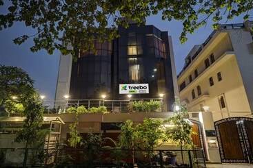 فندق Treebo Primeone