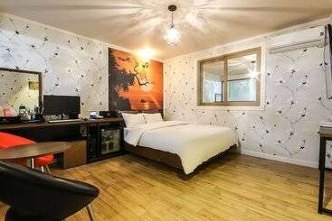 Busan Hwanggeum Drive In Motel