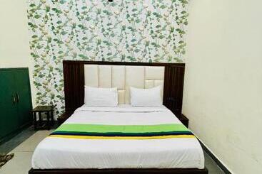 هتل Ac Family Rooms