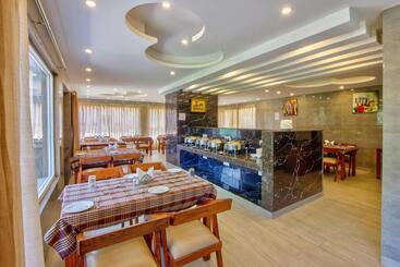 호텔 Katson Blue Manali