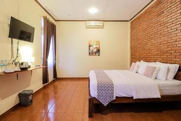 فندق Ndalem Ayem Syariah