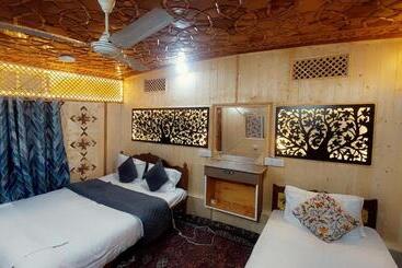 ホテル Shamus Maqbool Group Of Houseboat