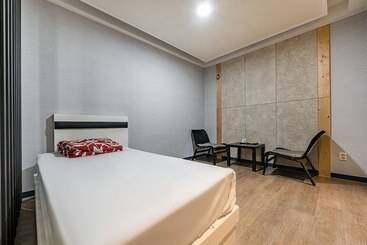 מוטל Ansan 2 Night