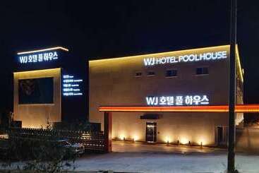 Motel Wj Hotel Pool House