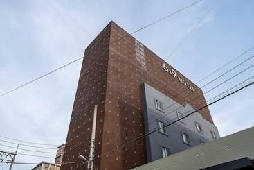 فندق على الطريق Yeosu Six And Nine