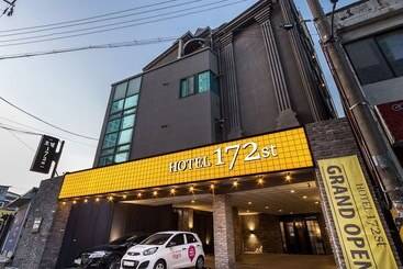 مُتل Yongin 172st