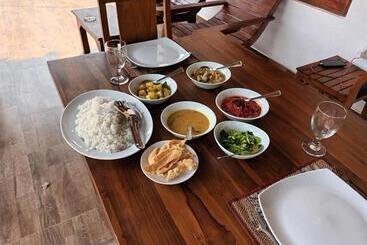 ペンション Sigiri Arana