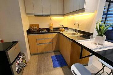 מלון דירות One Madison Place Tower Two