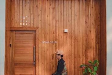 پانسیون Nana Field Cabin 1