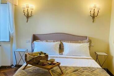 پانسیون Palazzo Lari Luxury Accommodation