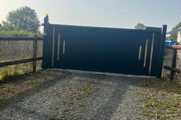 ベッドアンドブレックファースト Chambre Chez Thomas