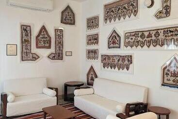 تختخواب و صبحانه Fouzdar House By Luxunlock Private Villas