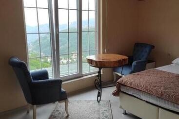 Bed and Breakfast Mahura Garden Bungalove